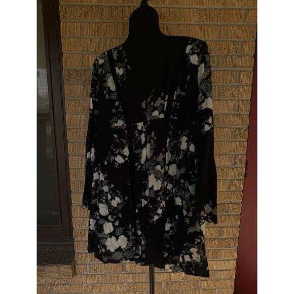 Love Johnny Was Amaya Tunic Floral Print V-Neck LINED Size Medium $243 - Picture 4 of 13
